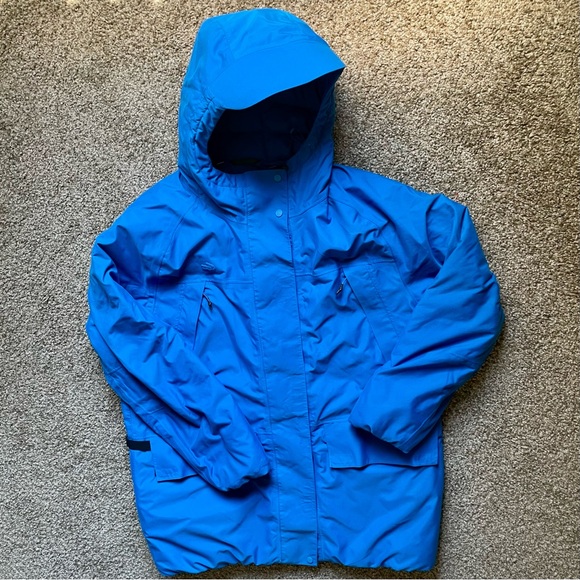 Lacoste Blue Ski Jacket with Hood and Water-Resistant Finish